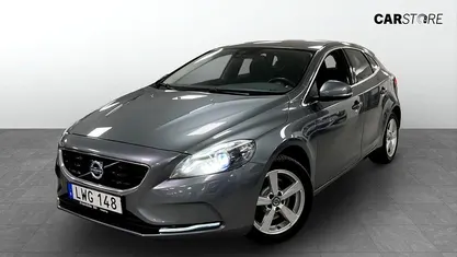 Begagnad Volvo V40 Momentum 120 HK (88 kW) 2016 Halvkombi