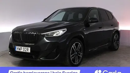 Svart Begagnad 2022 BMW iX1 Shadowline SUV | 436 990 kr (Marknadspris)