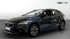 Blå Begagnad 2019 Volvo V40 CC Kombi | 214 900 kr (Marknadspris)