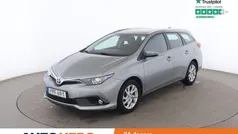 Ljusgrå Begagnad 2017 Toyota Auris Touring Sports Active Kombi | 165 000 kr (Marknadspris)