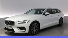 Begagnad 2020 Volvo V60 Momentum Kombi | 309 900 kr (Marknadspris)