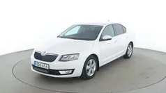 Vit Begagnad 2016 Skoda Octavia Ambition Sedan | 116 000 kr (Marknadspris)