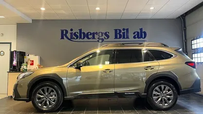 Grön Ny 2025 Subaru Outback SUV | 5 895 kr