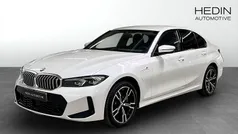 Vit (white) Begagnad 2025 BMW 330e M Sport Sedan | 528 700 kr (Marknadspris)