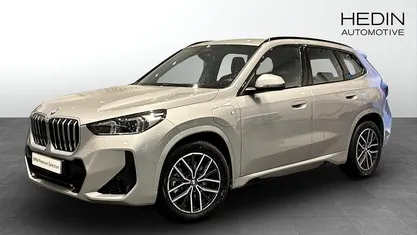 Grå Begagnad 2025 BMW X1 Comfort Edition SUV | 539 700 kr (Superpris)