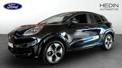 Svart (black) Ny 2025 Ford Puma Gen-E SUV | 397 375 kr (Marknadspris)