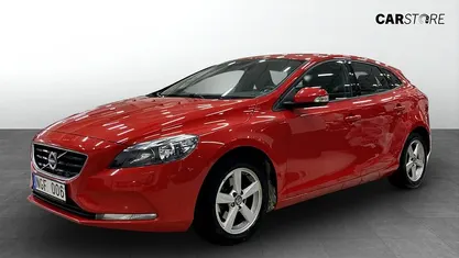 Begagnad Volvo V40 Kinetic 150 HK (110 kW) 2013 Röd Halvkombi