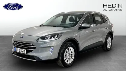 Grå Begagnad 2023 Ford Kuga Titanium SUV | 269 900 kr (Marknadspris)
