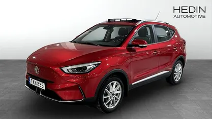 Röd Begagnad 2022 MG ZS Halvkombi | 244 900 kr (Marknadspris)