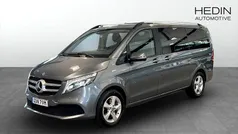 Grå (grey) Begagnad 2022 Mercedes V220 Minibuss | 450 000 kr (Marknadspris)