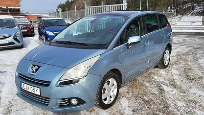 Begagnad Peugeot 5008 Business-Line 120 HK (88 kW) 2010 Minibuss
