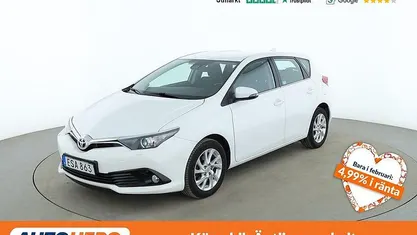 Vit Begagnad 2017 Toyota Auris Active Halvkombi | 141 000 kr (Marknadspris)