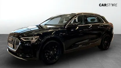 Svart Begagnad 2023 Audi e-tron SUV | 449 900 kr (Marknadspris)