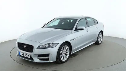 Begagnad 2019 Jaguar XF R-Sport Sedan | 220 000 kr