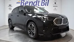 Black sapphire metallic Ny 2024 BMW iX2 M Sport SUV | 609 500 kr (Superpris)