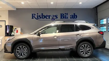 Begagnad Subaru Outback 169 HK (124 kW) 2023 Brun SUV