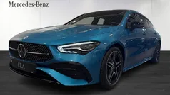 Blå (blue) Ny 2024 Mercedes CLA200 AMG Kombi | 463 300 kr (Marknadspris)