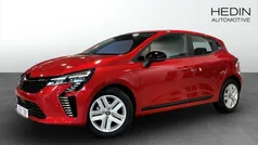 Röd (red) Ny 2024 Renault Clio V Evolution Halvkombi | 236 800 kr (Marknadspris)