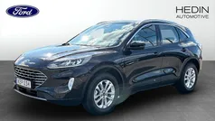 Svart (black) Begagnad 2022 Ford Kuga Titanium SUV | 269 900 kr (Marknadspris)