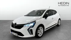 Vit (white) Begagnad 2024 Renault Clio V Evolution Halvkombi | 199 900 kr (Marknadspris)