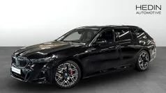 Svart (black) Begagnad 2025 BMW 530e M Sport Kombi | 698 700 kr (Bra pris)
