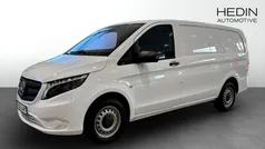 Svart Begagnad 2023 Mercedes Vito Minibuss | 299 900 kr