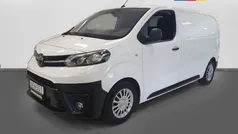 Vit Begagnad 2018 Toyota Proace Minibuss | 119 900 kr (Marknadspris)