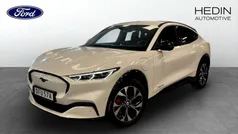 Vit (white) Begagnad 2022 Ford Mustang Mach-E Standard Range SUV | 319 900 kr (Bra pris)
