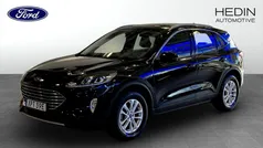 Svart (black) Begagnad 2022 Ford Kuga Titanium SUV | 244 900 kr (Marknadspris)