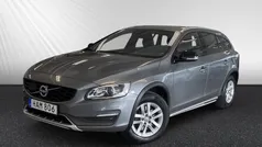 Grå Begagnad 2015 Volvo V60 CC Momentum Kombi | 154 400 kr (Lite dyr)