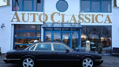 Begagnad Jaguar XJR R 363 HK (266 kW) 1999 Svart Sedan