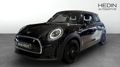 Svart (black) Begagnad 2022 Mini Cooper SE Halvkombi | 234 700 kr (Marknadspris)