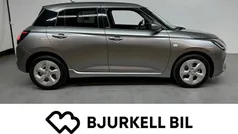 Premium silver Ny 2024 Suzuki Swift Halvkombi | 266 400 kr (Marknadspris)