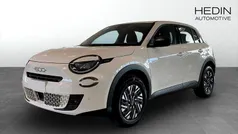 Vit (white) Ny 2025 Fiat 600 Halvkombi | 305 800 kr (Marknadspris)