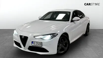 Begagnad Alfa Romeo Giulia Super 200 HK (147 kW) 2018 Sedan