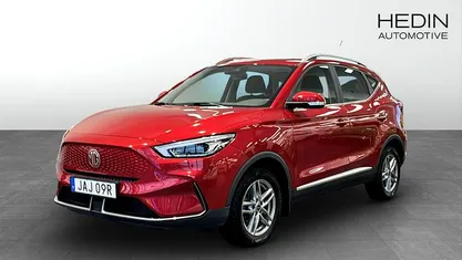 Röd Begagnad 2022 MG ZS Comfort Halvkombi | 239 900 kr (Marknadspris)