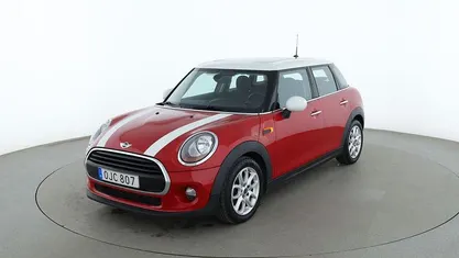 Röd Begagnad 2016 Mini Cooper Pepper Halvkombi | 89 000 kr (Marknadspris)