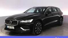 Svart Begagnad 2022 Volvo V60 Core Kombi | 331 900 kr (Marknadspris)