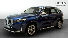 Blå (blue) Begagnad 2023 BMW iX1 xLine SUV | 439 700 kr (Marknadspris)