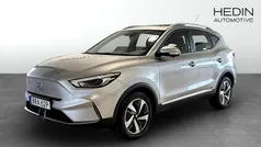 Grå (silver) Begagnad 2023 MG ZS Luxury Sedan | 264 900 kr (Bra pris)