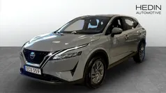 Ljusgrå (grey) Begagnad 2023 Nissan Qashqai SUV | 289 900 kr (Marknadspris)