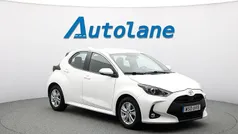 Vit Begagnad 2020 Toyota Yaris Active Halvkombi | 179 900 kr (Marknadspris)