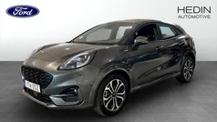 Grå (grey) Begagnad 2024 Ford Puma ST-Line SUV | 249 900 kr (Marknadspris)
