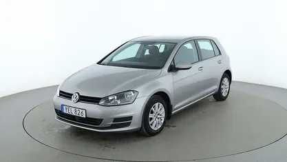 Silver Begagnad 2016 VW Golf Sedan | 88 000 kr (Bra pris)
