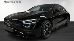 Svart Ny 2025 Mercedes CLA200 AMG line Sportkupé | 404 900 kr (Bra pris)