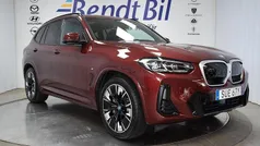 Röd Begagnad 2024 BMW iX3 M Sport SUV | 599 500 kr (Superpris)