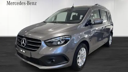 Grå Begagnad 2023 Mercedes 180 Sedan | 373 910 kr (Bra pris)