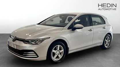 Begagnad VW Golf VIII 110 HK (80 kW) 2021 Halvkombi