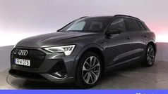 Grå Begagnad 2021 Audi e-tron S-Line SUV | 412 900 kr (Marknadspris)