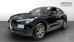 Svart Begagnad 2019 Alfa Romeo Stelvio SUV | 289 900 kr (Marknadspris)